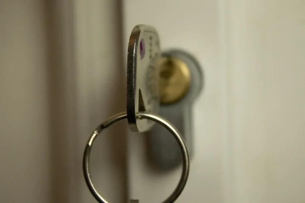 can a locksmith make a key for a lock
